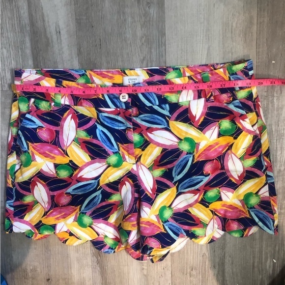 Crown and Ivy size 16 floral shorts - Picture 7 of 14